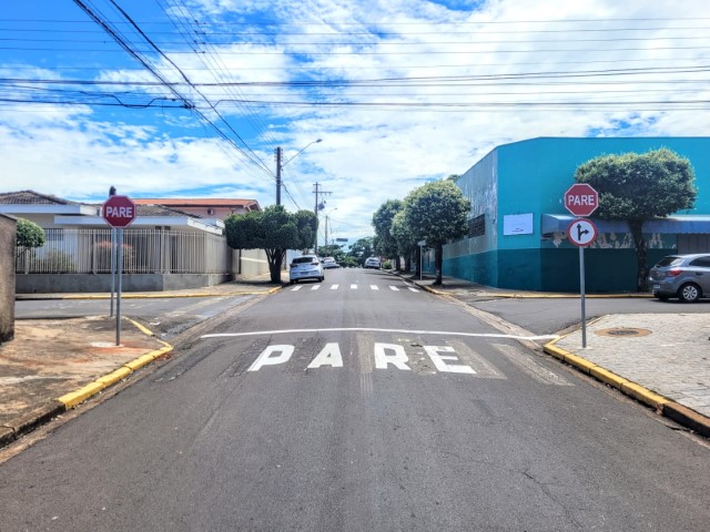 Para atender moradores e requerimentos da Câmara, Semob faz mudança na Rua 12 de Outubro