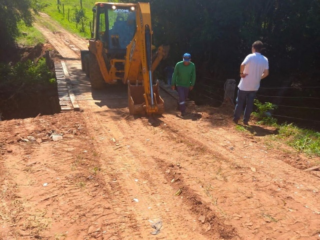 Secretaria de Agricultura realiza manutenção em estradas rurais em razão das chuvas