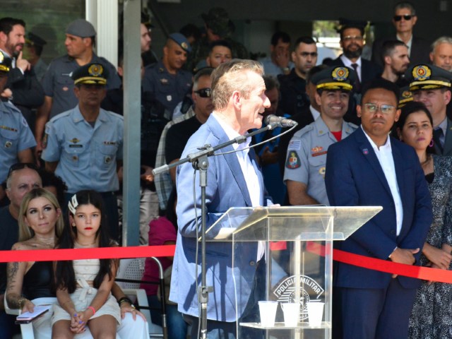 Prefeito Ed Thomas participa de cerimônia dos 57 anos do 18º Batalhão da Polícia 