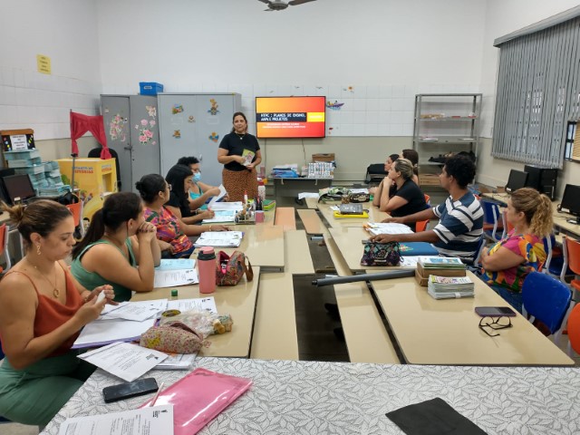 Escolas de Prudente integram projeto de reaproveitamento de óleo de cozinha