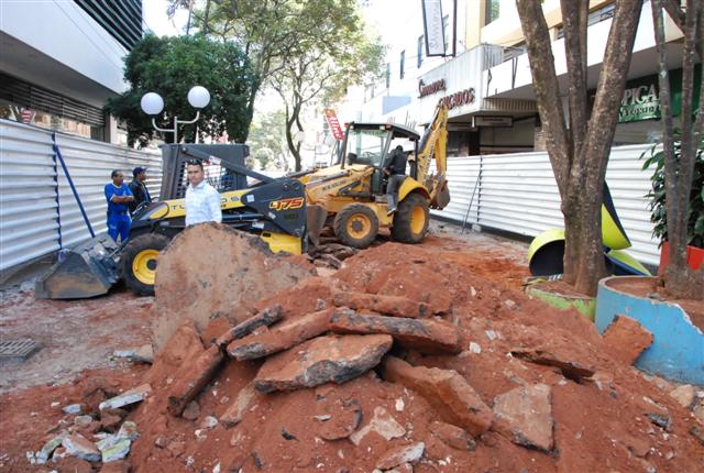 Calçadão da Maffei era cópia de Londrina e foi implantado em cima do asfalto