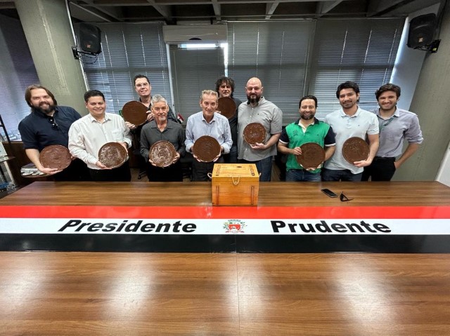 Prefeito recebe participantes e é presenteado com prato símbolo do ‘Circuito Sabor e Arte’