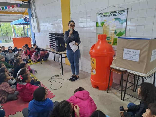 E.M. Maria do Socorro de Almeida adere ao projeto de reaproveitamento de óleo de cozinha