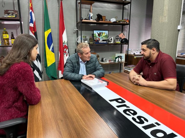 Controladoria Geral do Município apresenta ao prefeito 1º relatório quadrimestral de 2023