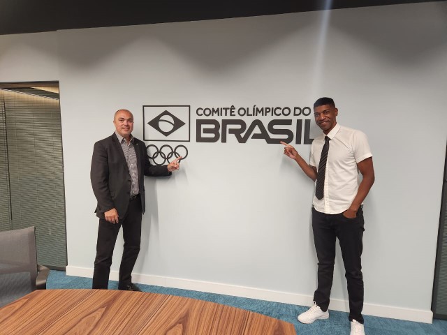 André Domingos visita diretor geral do COB em nova sede no Rio de Janeiro