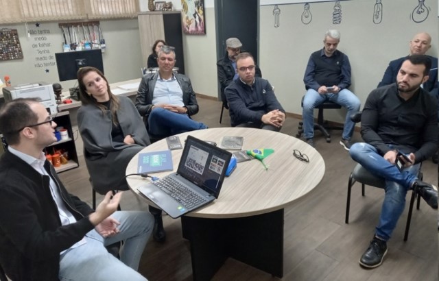 Comitiva de Osvaldo Cruz (SP) realiza visita técnica na Inova Prudente