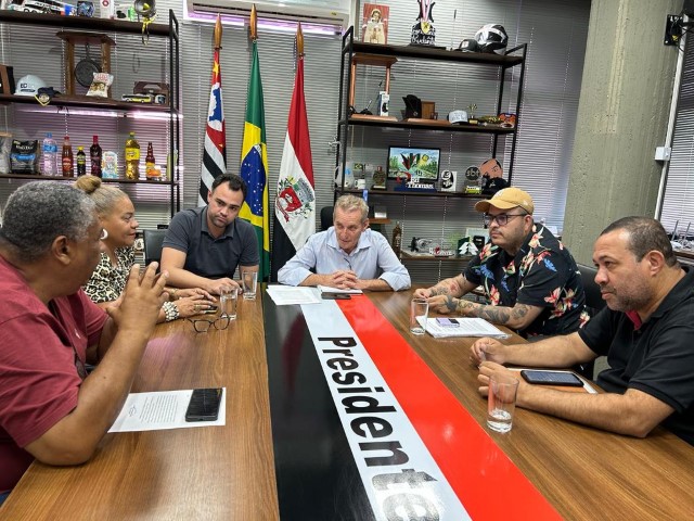 Prefeito recebe no gabinete representantes de Associações de Moradores de Prudente 