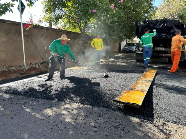 Semob inicia instalação de obstáculos no Jardim Everest e Conj. Habitacional Ana Jacinta