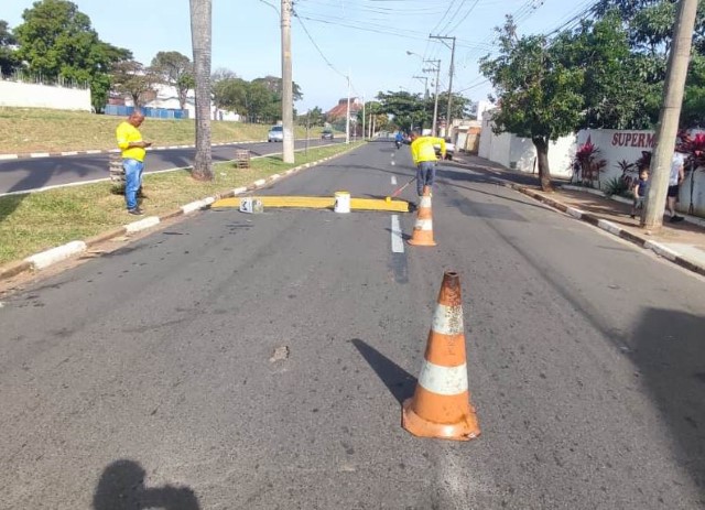 Semob conclui instalação de lombadas na Rua José Claro e em mais quatro pontos da cidade