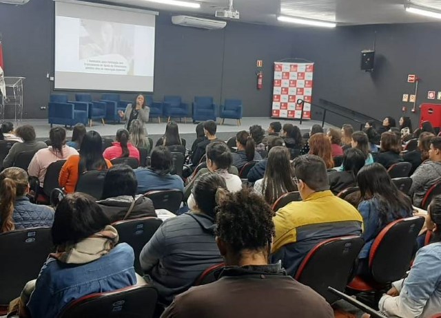 Seduc realiza 1º dia do Seminário de Formação de Profissionais de Apoio/ Educação Especial