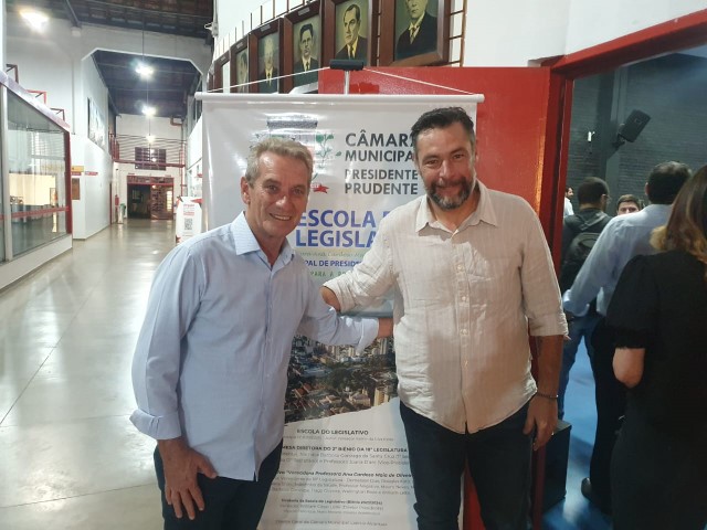 Prefeito prestigia deputado Marangoni em palestra promovida pela Escola do Legislativo