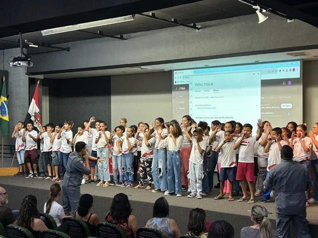 Solenidade homenageia Programa Bombeiro na Escola em Presidente Prudente