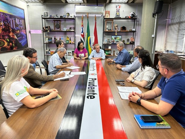 Prefeito e parceiros assinam implantação do 2º ‘Sebrae Aqui’; Cohab foi bairro escolhido