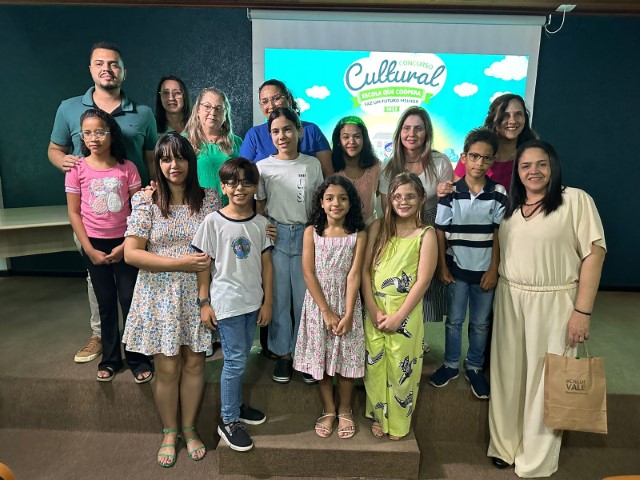 Alunos da rede municipal se classificam para fase estadual do concurso cultural do Sicoob