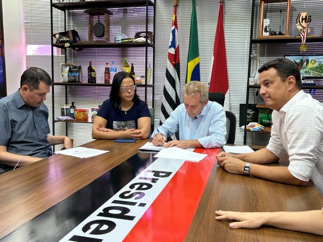 Prefeito recebe ofício em prol de pacientes odontológicos com deficiência não colaborativa