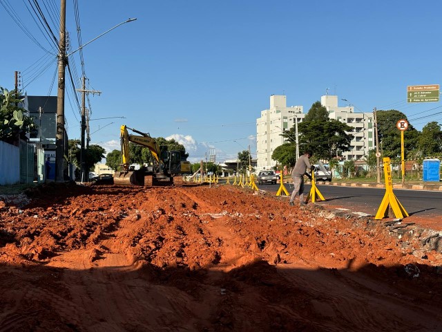 Sosp executa obra de pavimentação na Avenida JK, próximo ao Jardim Novo Bongiovani