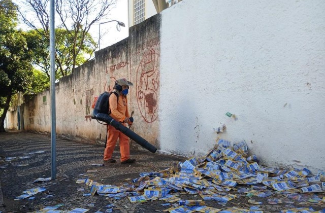 Limpeza das Seções eleitorais é priorizada durante votação e nesta segunda-feira (07)