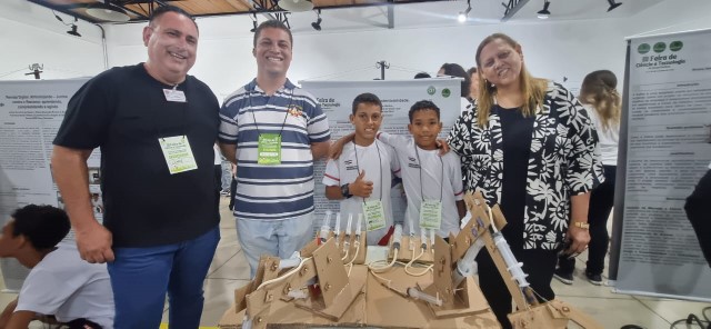 5 mil vão à III Feira de Ciências e Tecnologia; estudantes da rede levam categoria Mirim