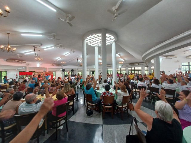 Encontro reúne cerca de 500 pessoas em comemoração ao Dia Internacional do Idoso