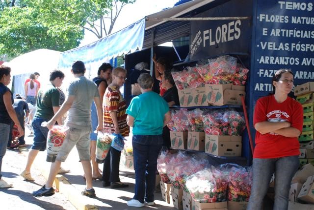 Comerciantes já podem se inscreverem para vendas no Dia de Finados; prazo até 31/10