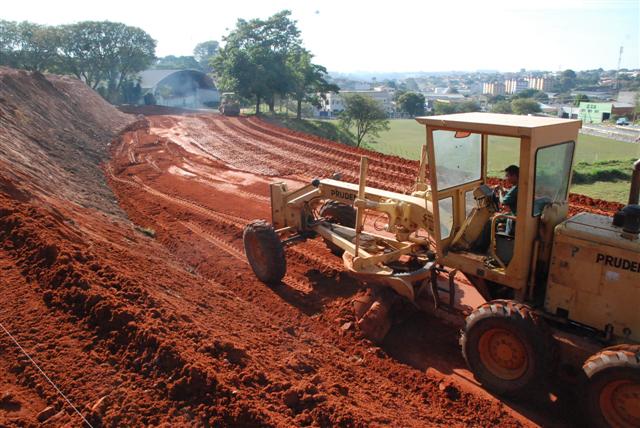 Prudenco agiliza obras de interligação da Tancredo Neves com ruas da zona Leste