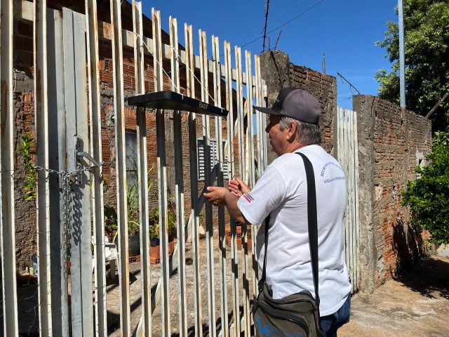 Prefeitura faz operação conjunta com Polícia Ambiental para combate à dengue no Cremonezi