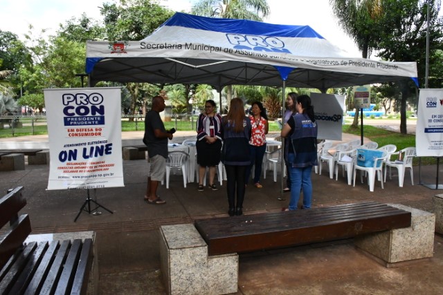 Procon de Presidente Prudente realiza ação educativa na Semana do Consumidor