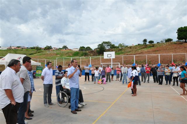 Administração inaugura quadra no Vale das Parreiras e anuncia melhorias para zona norte