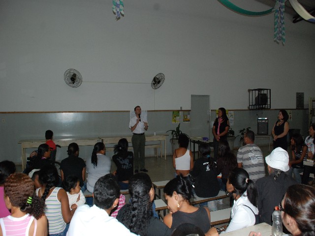 Importância do estudo para ascensão profissional é abordada em evento do Projovem