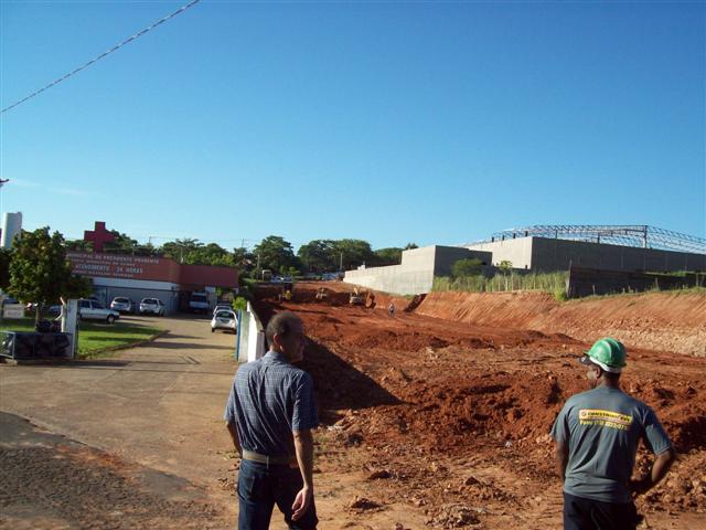 Prefeito confere conclusão de terraplenagem para construção de 1° UPA em Prudente 