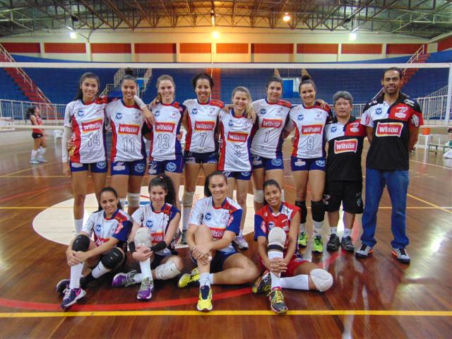 Equipe de vôlei feminino de Bragança Paulista garante vaga nas
