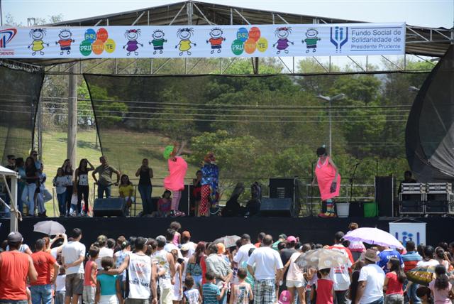 Com diversas atividades, 6º Brinca Prudente atrai milhares de famílias no Parque do Povo