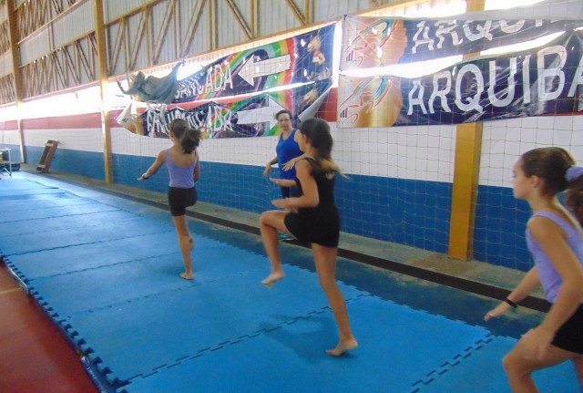 Serel Oficial Osasco on X: Inscrições abertas para a equipe feminina  Ginástica Artística para meninas nascidas em 2014. Vagas limitadas  Documentos necessários: Xerox RG e CPF, Foto 3x4, Atestado Médico e  Comprovante