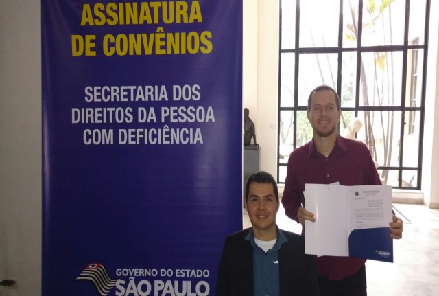 Douglas Kato conquista equipamentos de acessibilidade para Biblioteca Municipal 