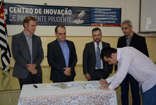 Prefeito firma parcerias que irão impulsionar Prudente como polo de tecnologia e inovação