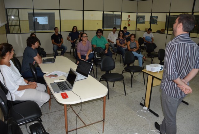 Empreendedores recebem feedback das apresentações e cronograma de trabalho