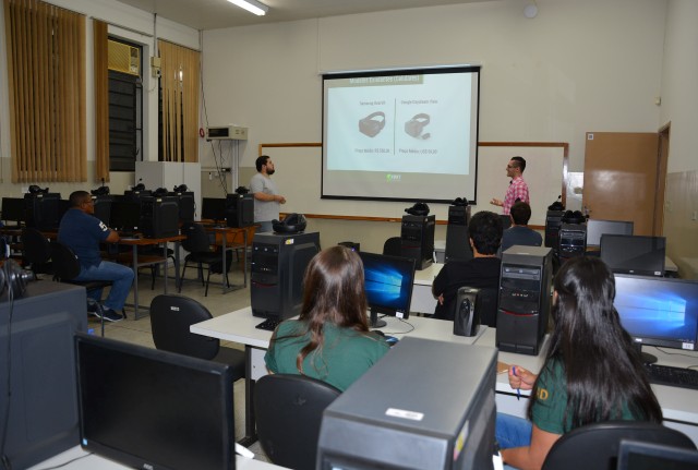 Workshop de Realidade Virtual explana sobre possibilidades da tecnologia