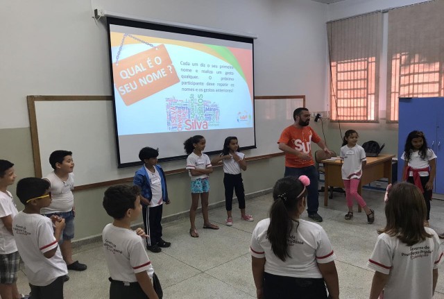 Alunos do Inova Kids realizam atividades de ginástica para o cérebro