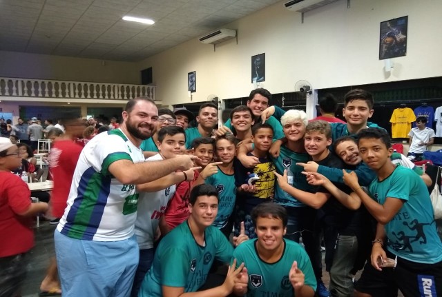 Equipes de handebol da Unimed/Semepp/Instituto Edespp participaram do 14º  Summer Cup