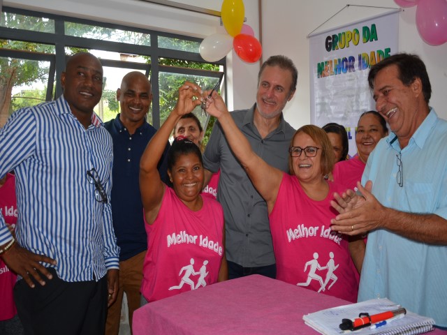 Com festa, Grupo da 3ª Idade do Brasil Novo inaugura nova sede