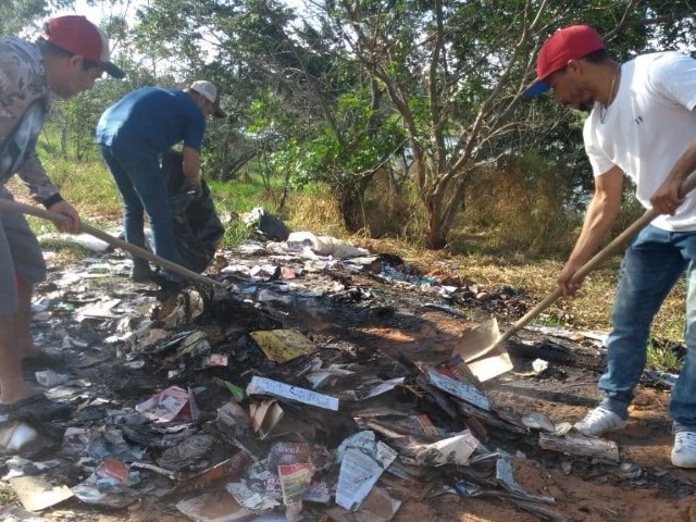 Semea e parceiros realizam recolhimento de resíduos no Balneário da Amizade