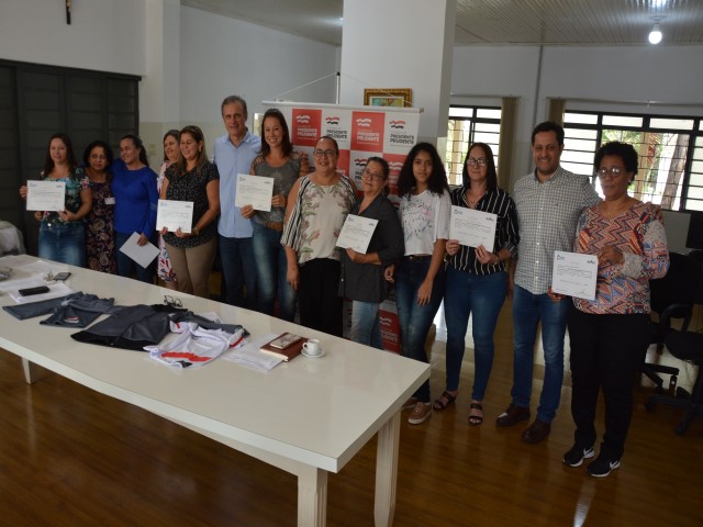 Fundo Social entrega certificados às alunas do Projeto Costurando o Futuro 