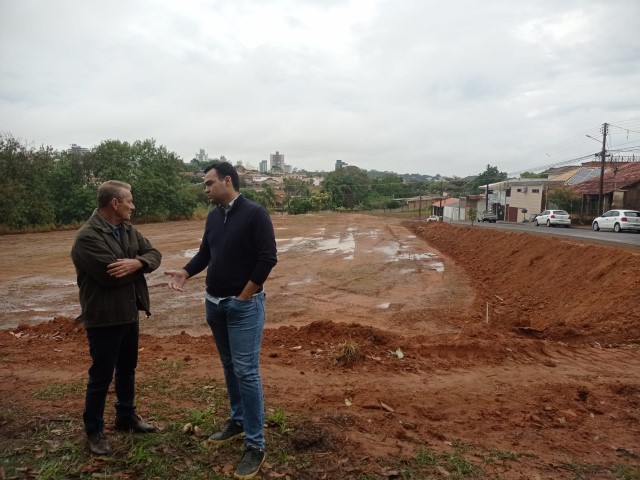 Prefeito confere construção de Complexo Esportivo no Jardim Eldorado 